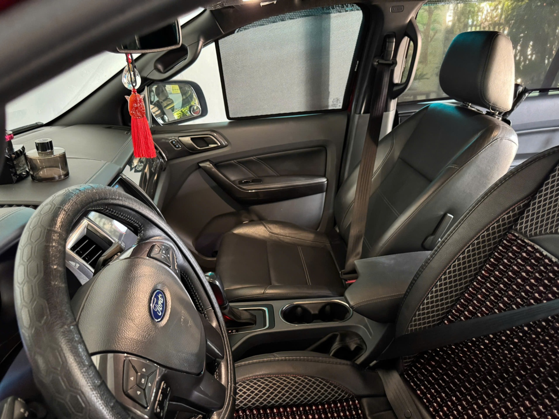 Ford Everest Titanium 2.2L 4x2 AT 2017 - Nội thất 2