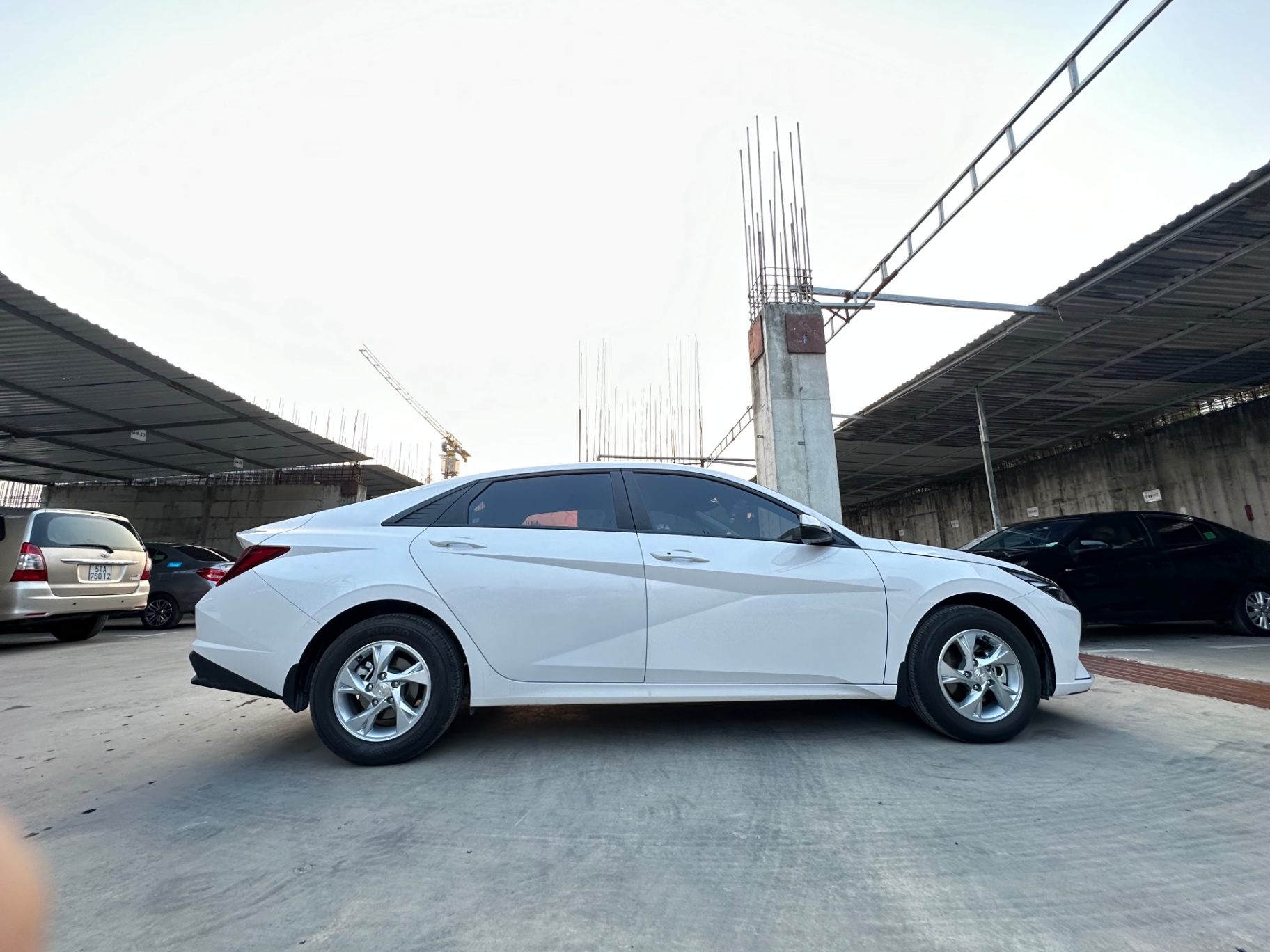 Hyundai Elantra 1.6 AT Tiêu chuẩn 2022 - Ngoại thất 2