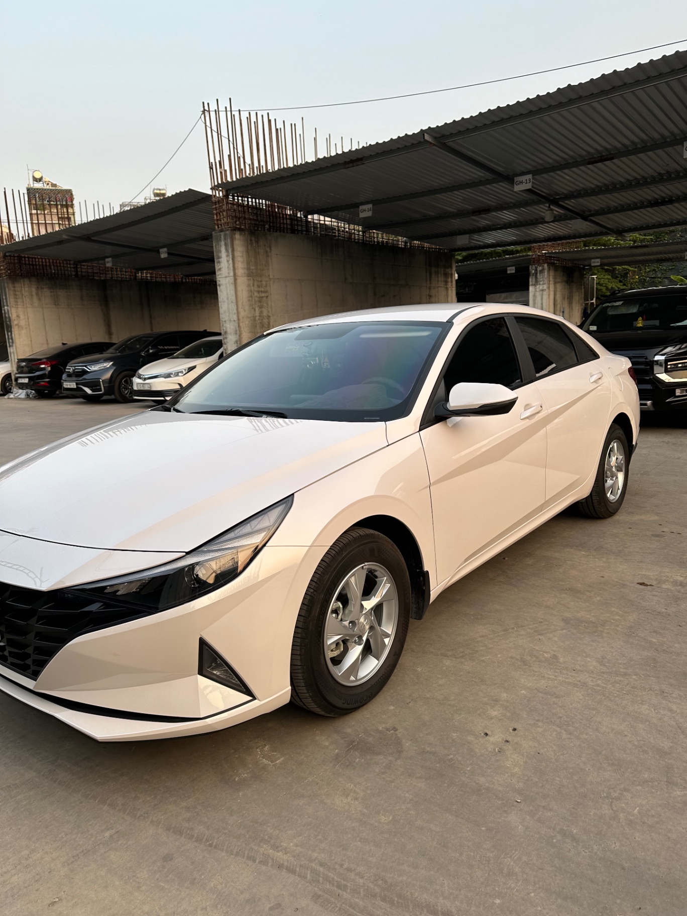 Hyundai Elantra 1.6 AT Tiêu chuẩn 2022