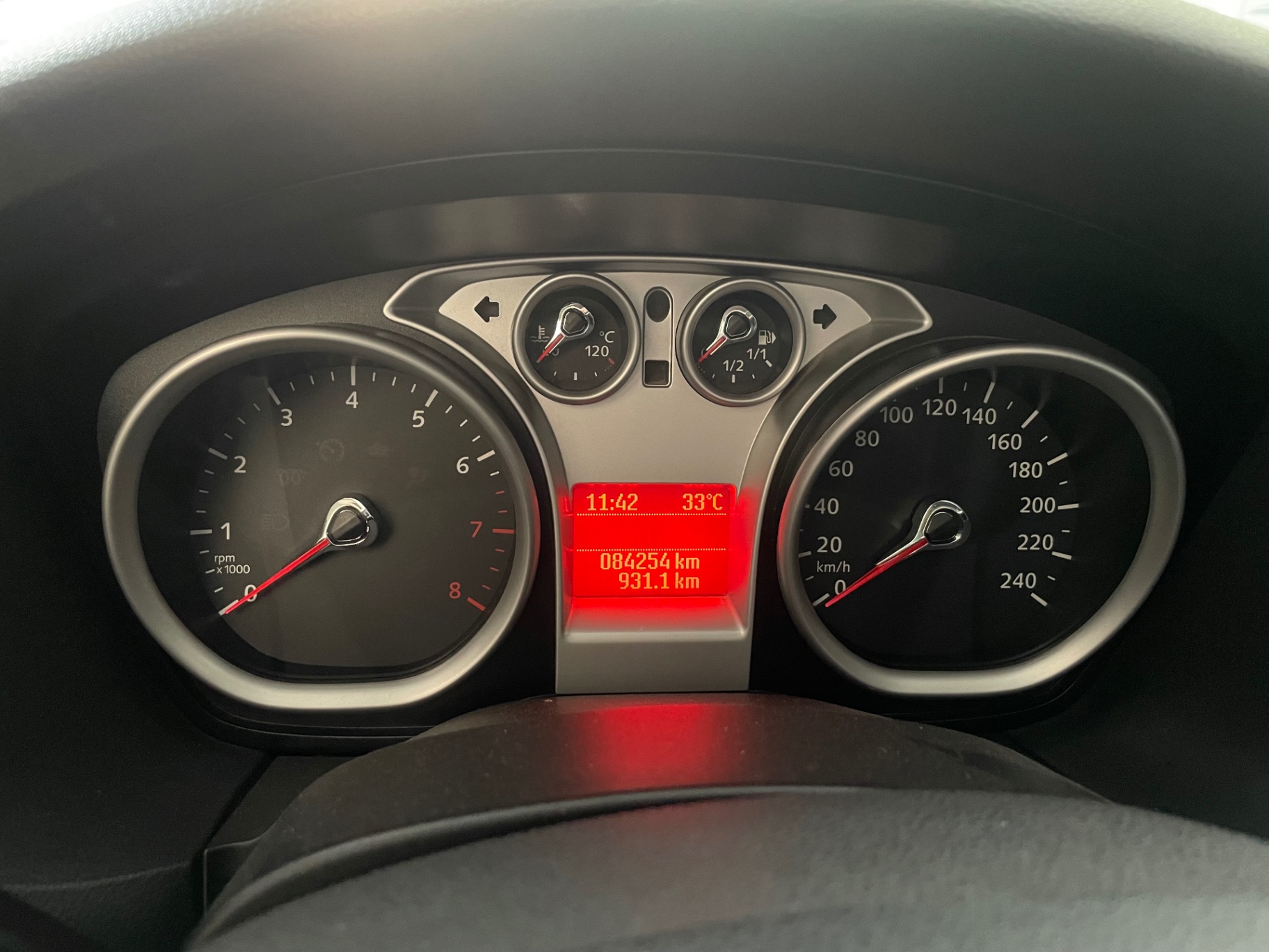 Ford Focus 1.8 AT 2012 - Nội thất 1