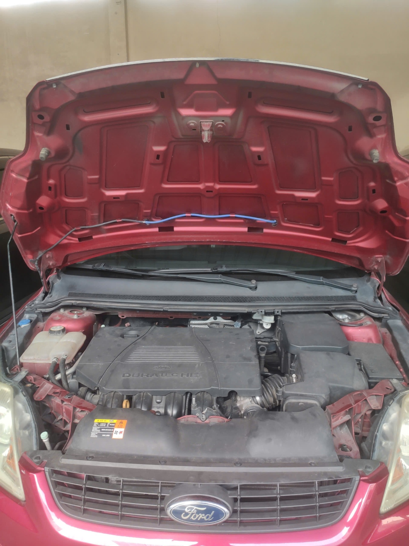 Ford Focus 1.8 AT 2012 - Khoang động cơ 3
