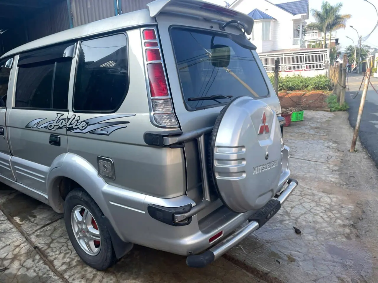 Mitsubishi Jolie SS 2002 - Ngoại thất 1