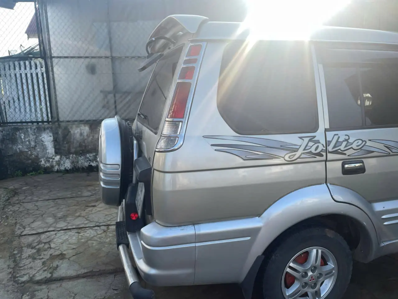 Mitsubishi Jolie SS 2002 - Ngoại thất 2