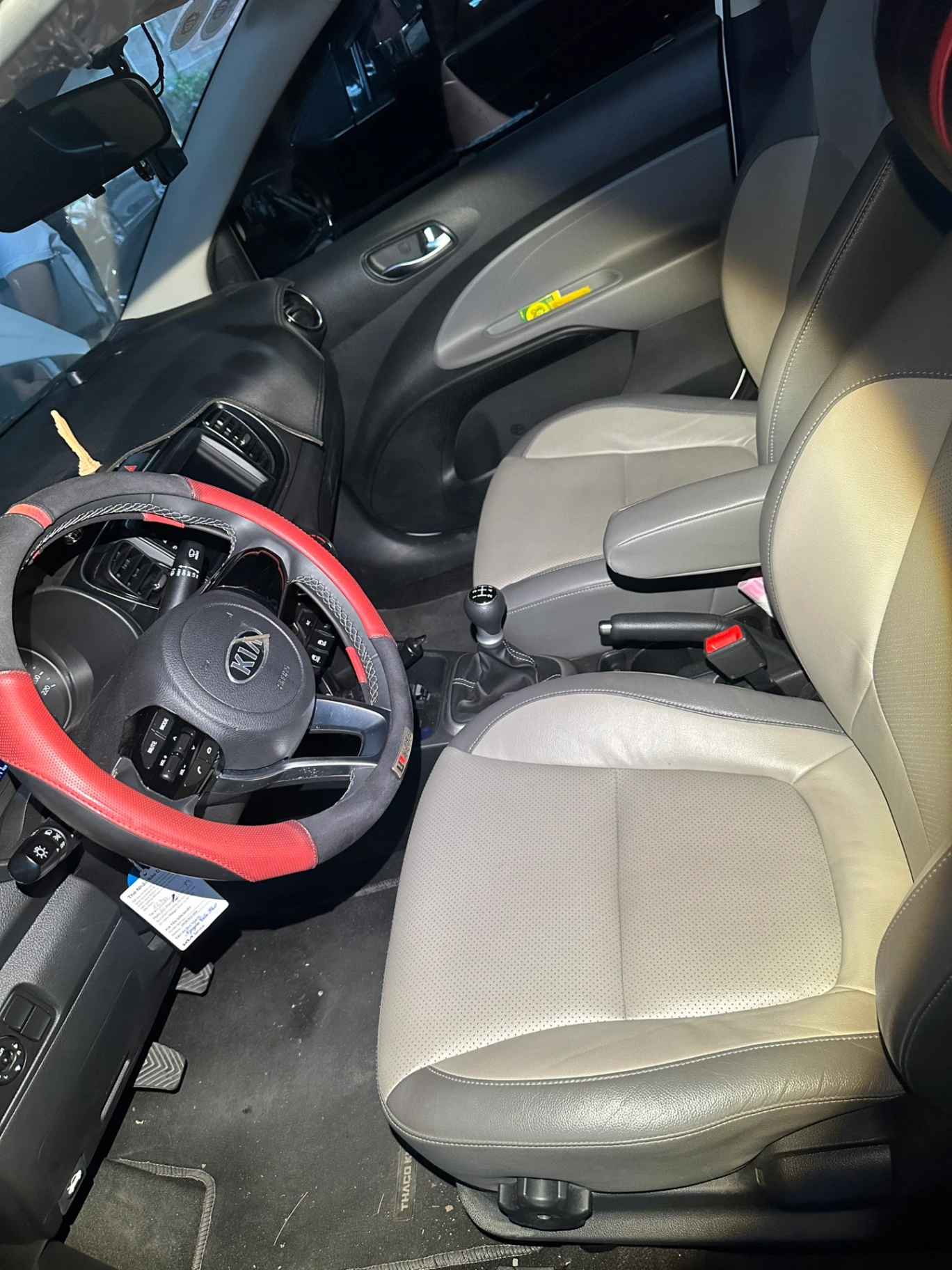 Kia Soluto 1.4 MT Deluxe 2020 - Nội thất 6