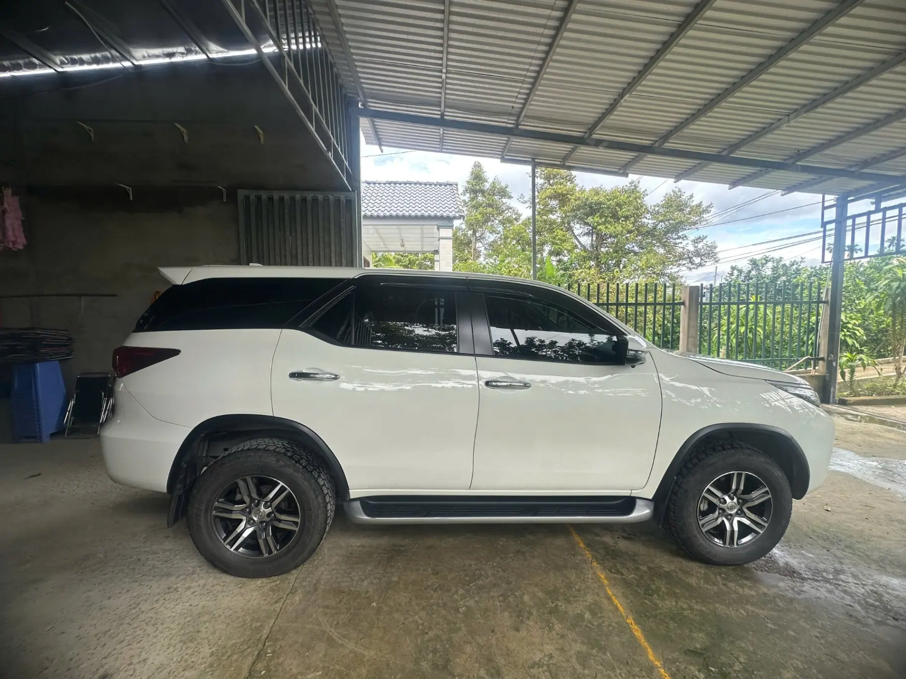 Toyota Fortuner 2.4L 4x2 MT 2022 - Ngoại thất 5