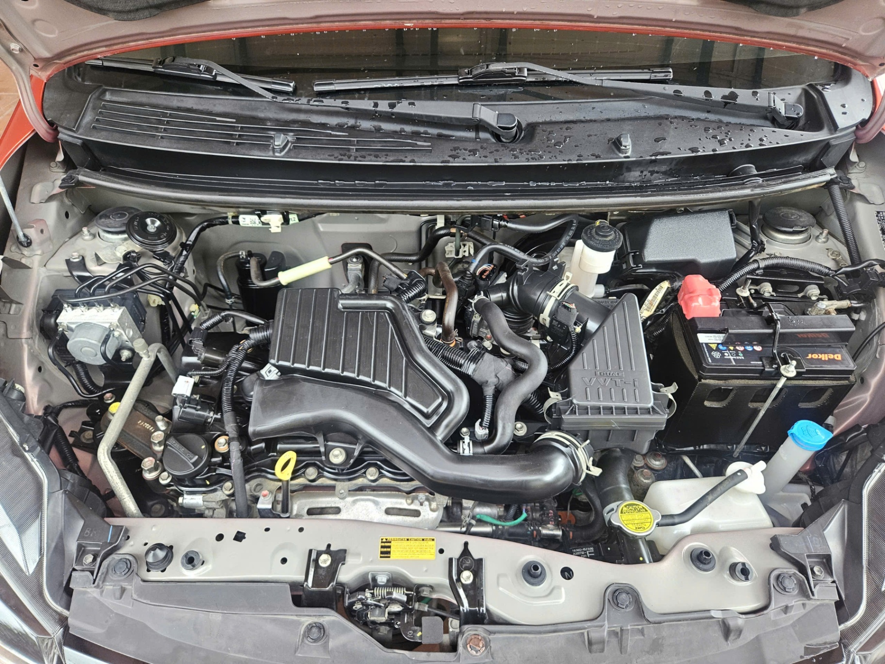 Toyota Wigo 1.2 AT 2021 - Khoang động cơ 1