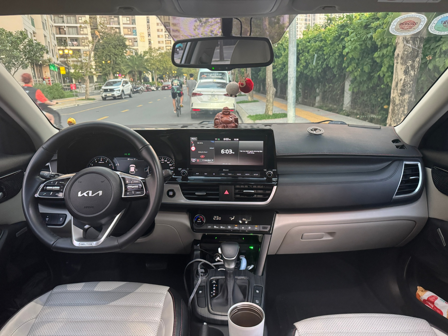 Kia Seltos Premium 1.4 AT 2022 - Nội thất 10