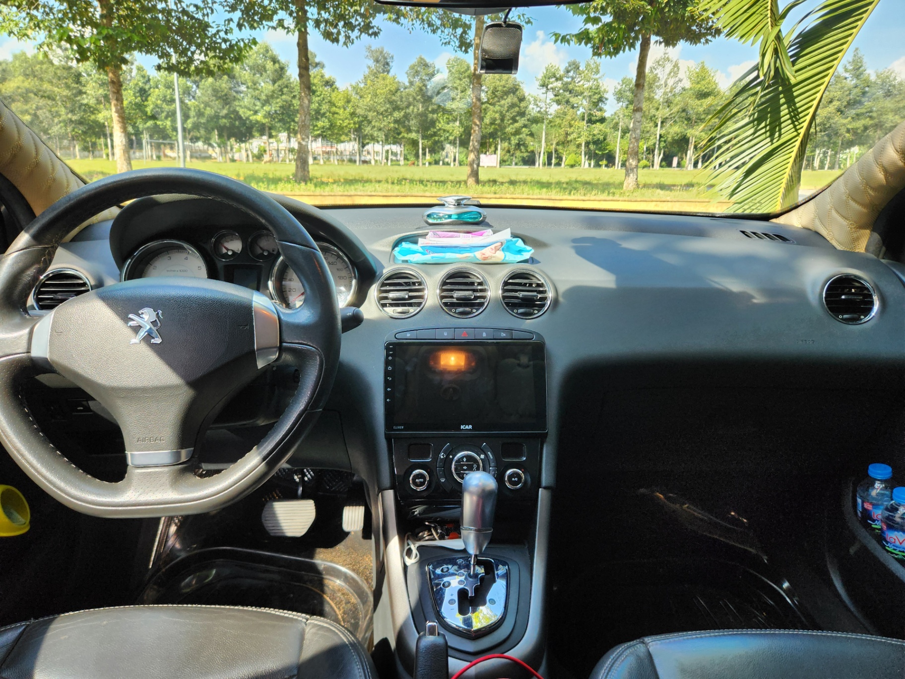 Peugeot 408 Deluxe 2.0 AT 2014 - Nội thất 1