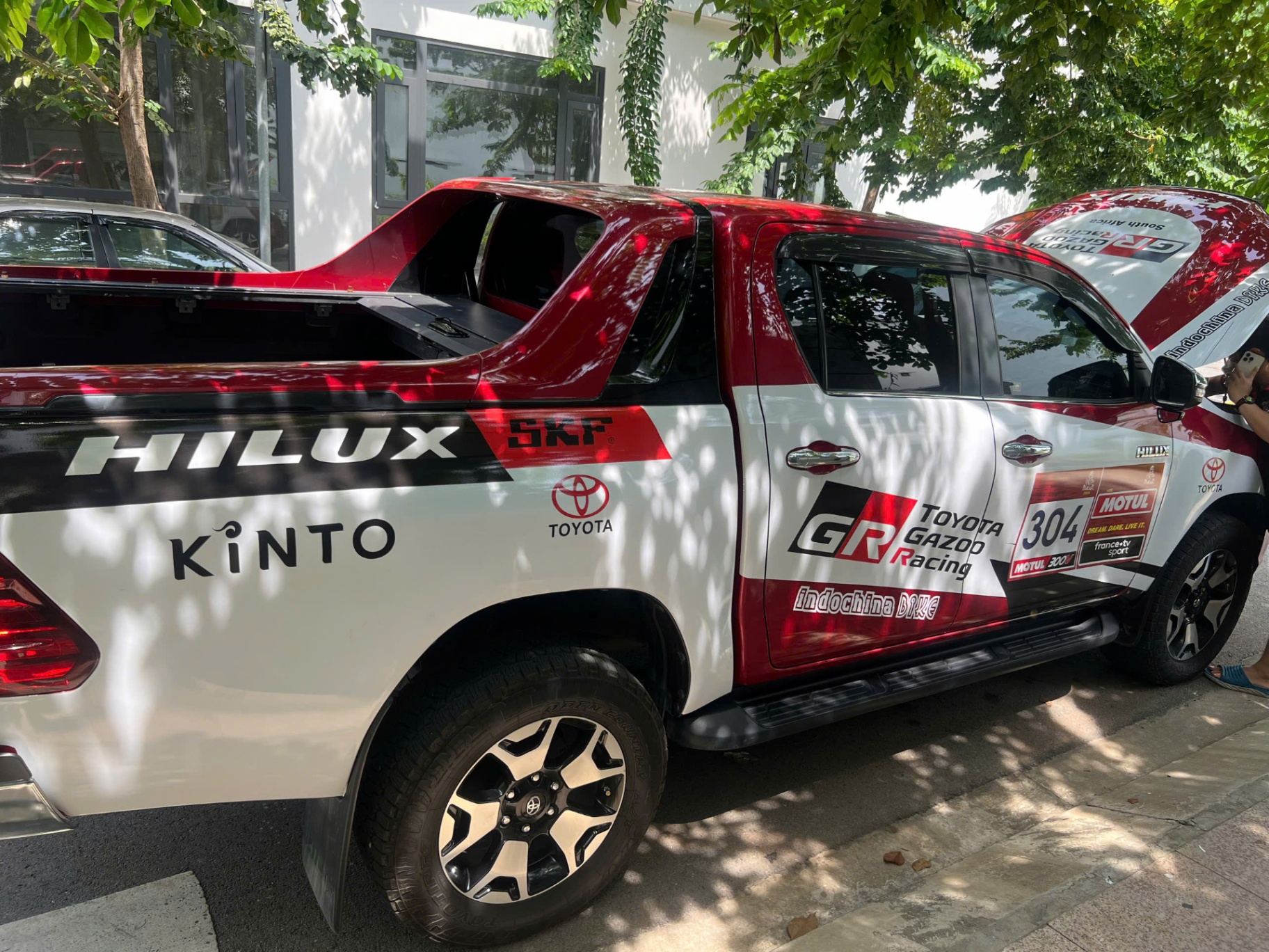 Toyota Hilux 2.8G 4x4 AT 2018 - Ngoại thất 2