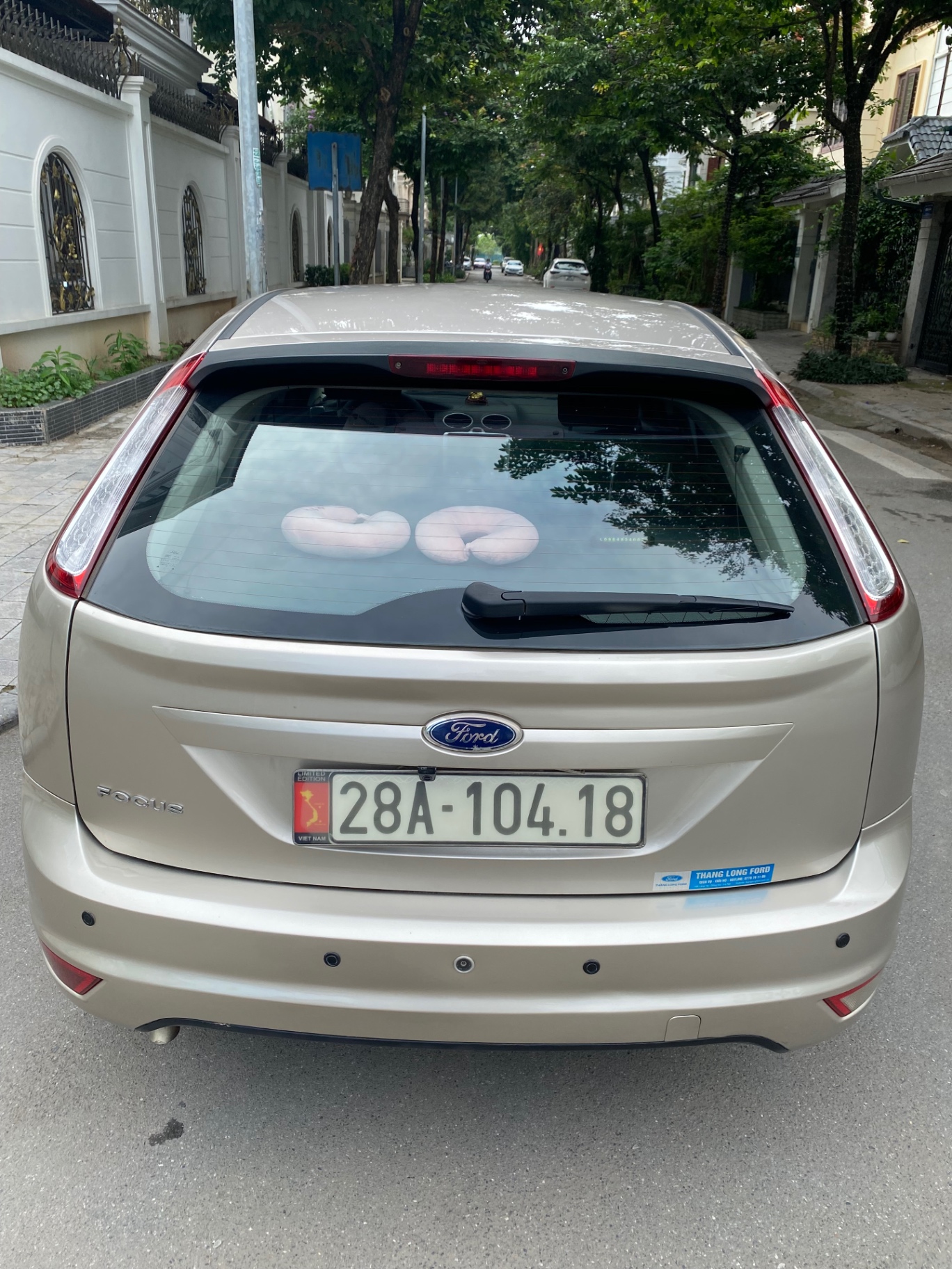 Ford Focus 1.8 MT 2010 - Ngoại thất 4