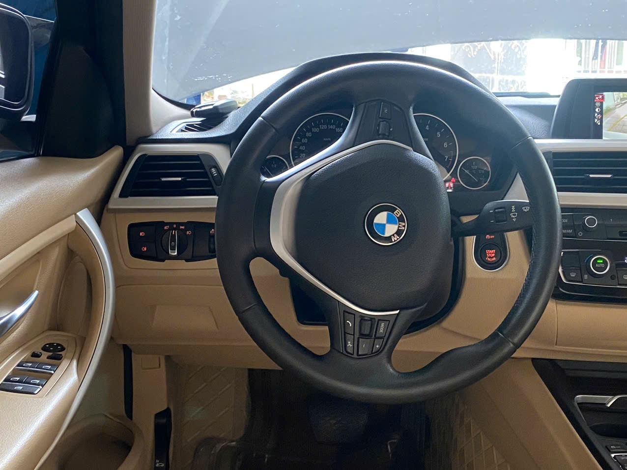 BMW 3 series 320i 2016 - Nội thất 5