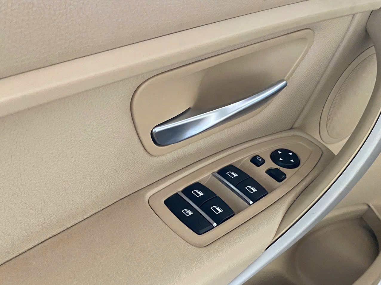 BMW 3 series 320i 2016 - Nội thất 4