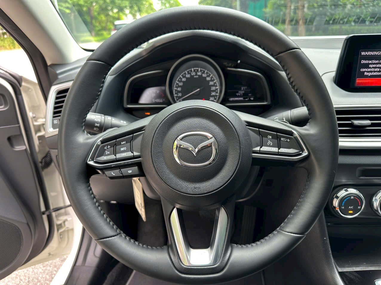 Mazda 3 1.5FL 2019 - Nội thất 1