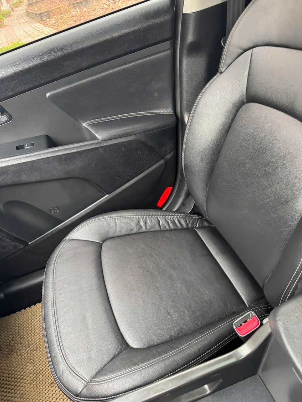 Kia Sportage Limited 2.0 AT 2010 - Nội thất 3
