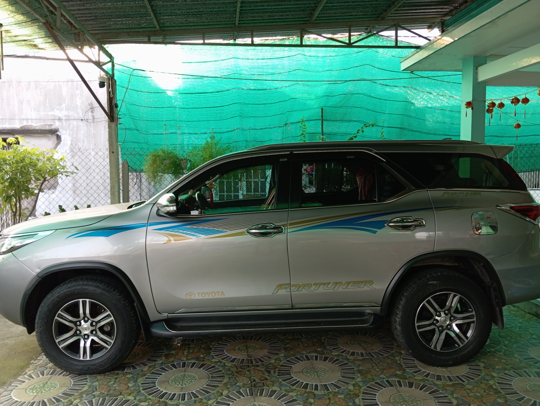 Toyota Fortuner 2.4G 4x2 MT 2017