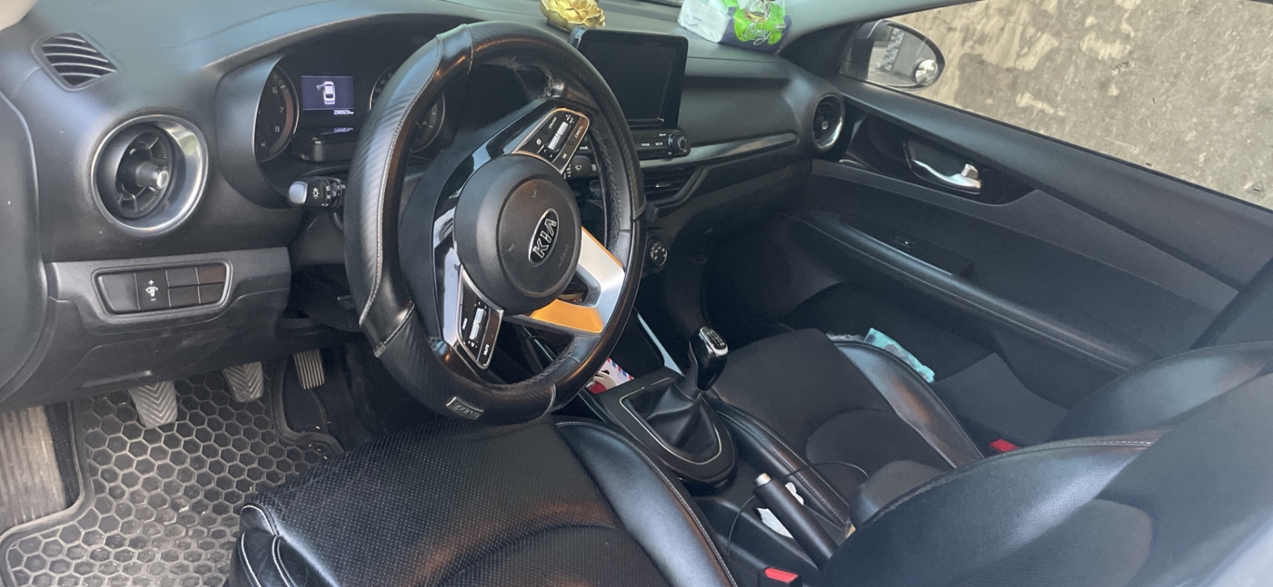 Kia Cerato 1.6 MT 2019 - Nội thất 1