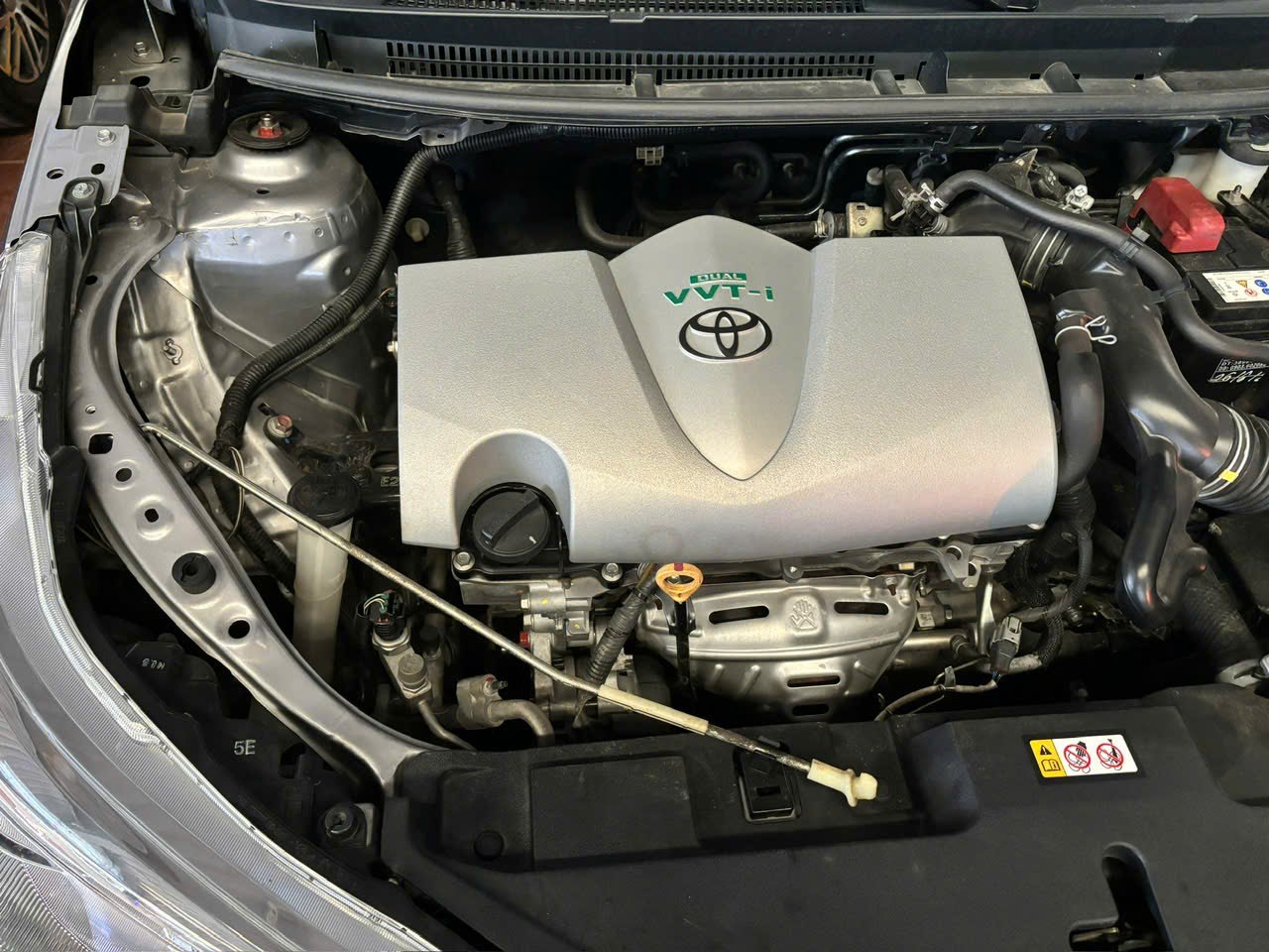 Toyota Vios 1.5E CVT 2019 - Khoang động cơ 1