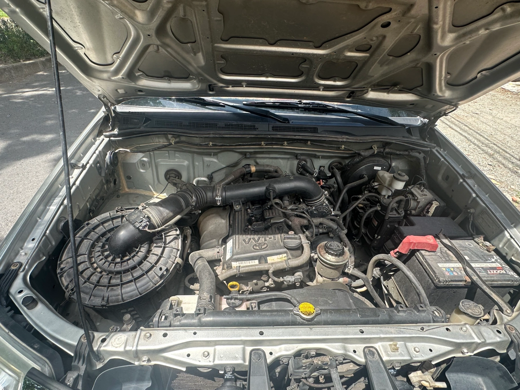 Toyota Fortuner 2.7V 4x2 AT 2013 - Khoang động cơ 1