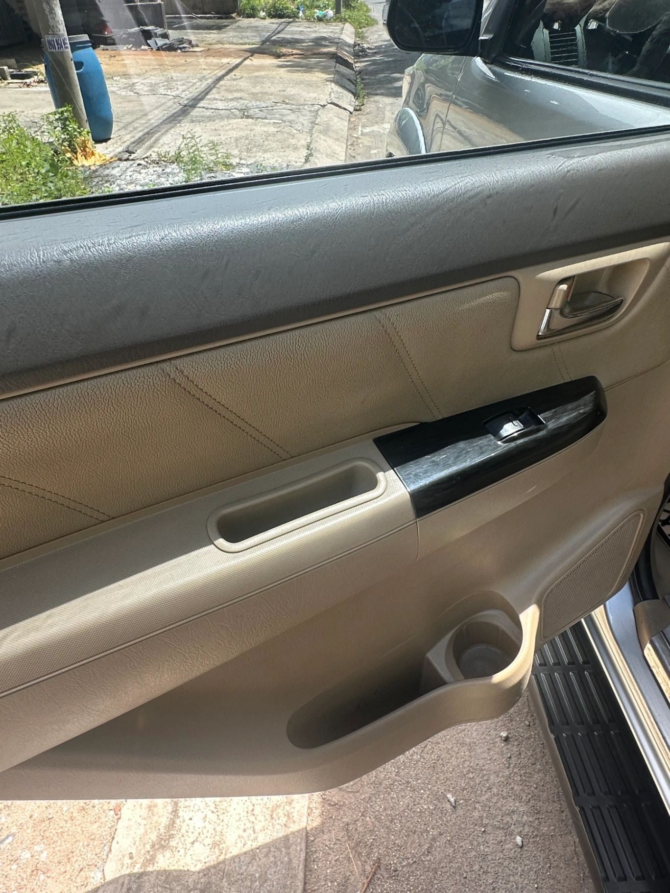 Toyota Fortuner 2.7V 4x2 AT 2013 - Nội thất 3