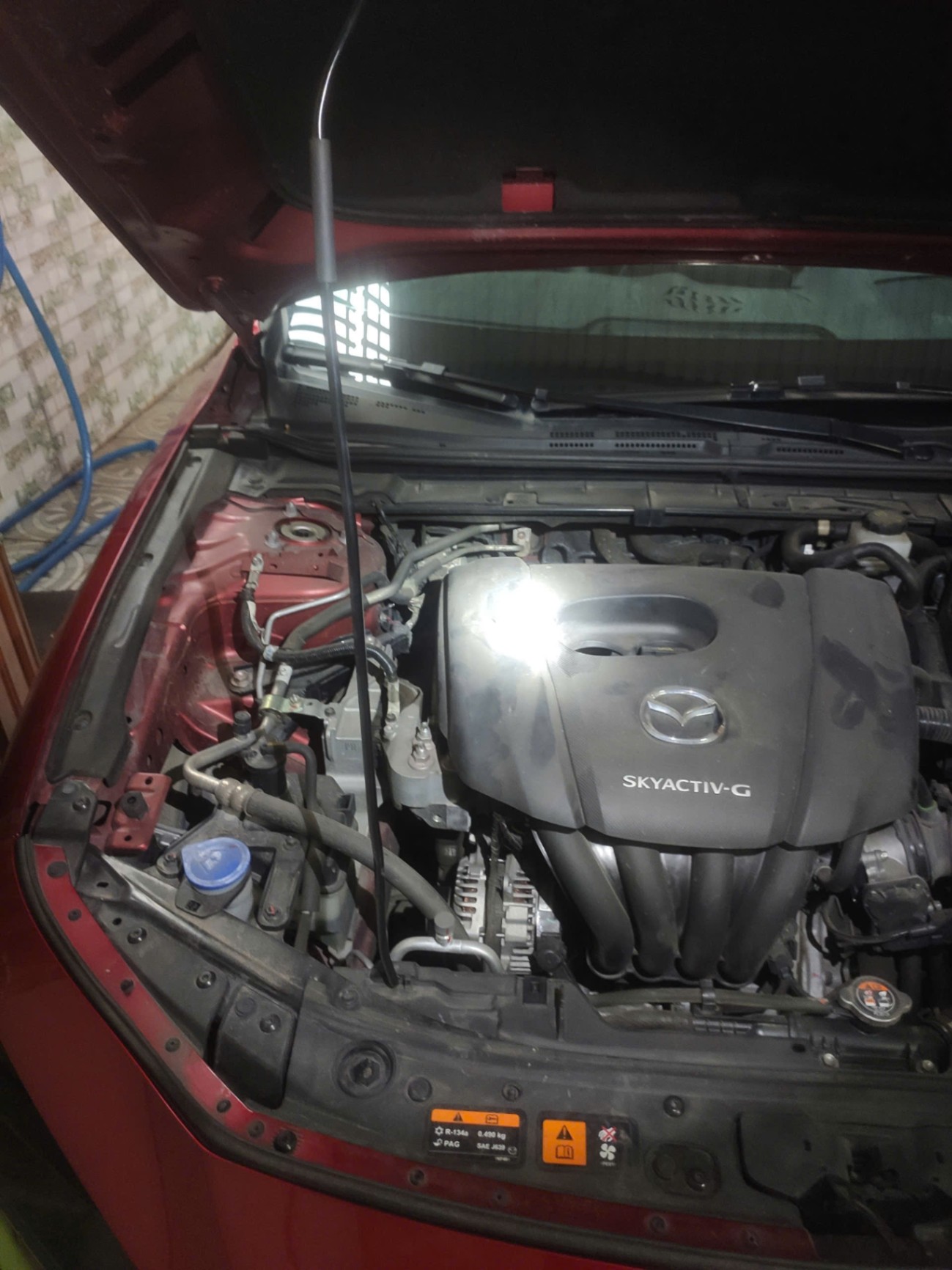 Mazda 3 1.5L Luxury 2023 - Khoang động cơ 1