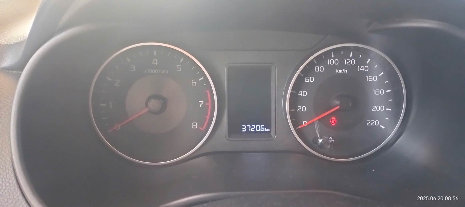 Kia Soluto 1.4 MT Deluxe 2022 - Nội thất 6