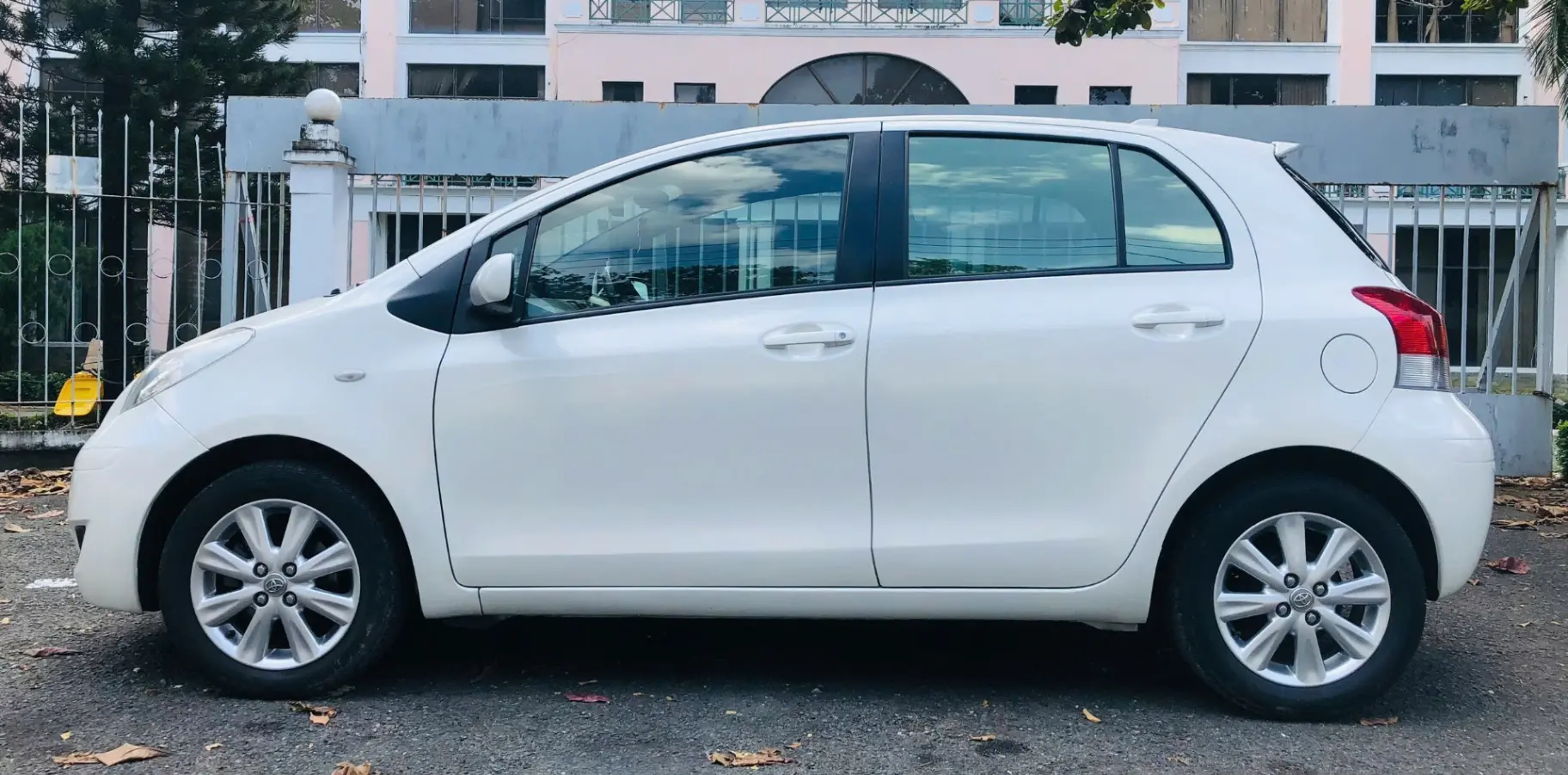 Toyota Yaris 1.3 AT 2010 - Ngoại thất 4