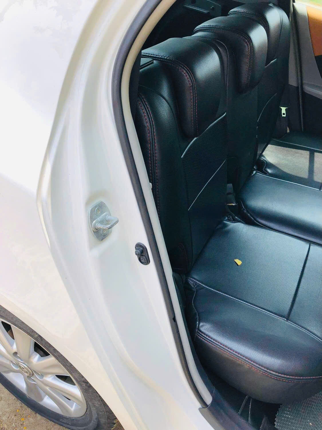 Toyota Yaris 1.3 AT 2010 - Nội thất 1