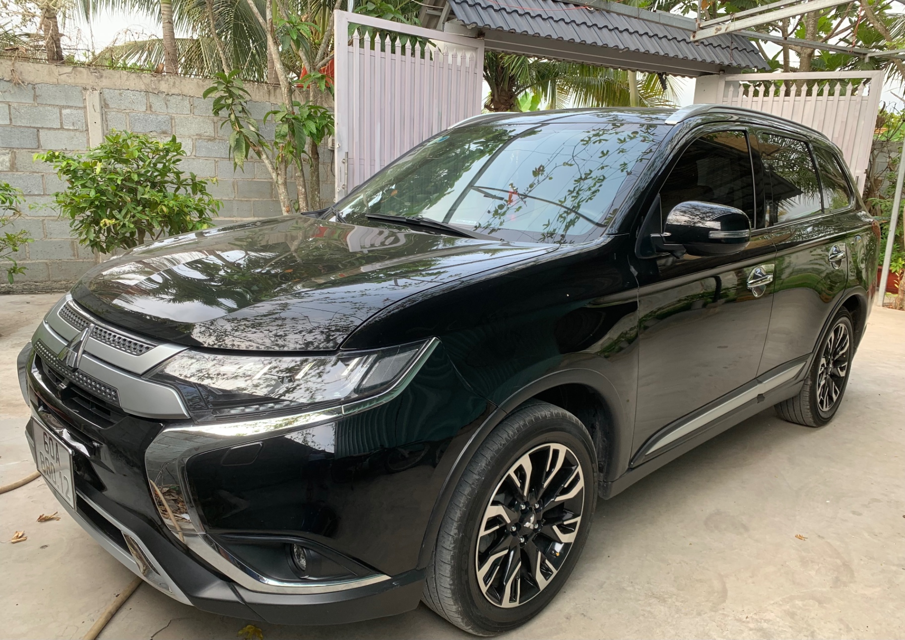 Mitsubishi Outlander 2.0 CVT Premium 2020 - Ngoại thất 2