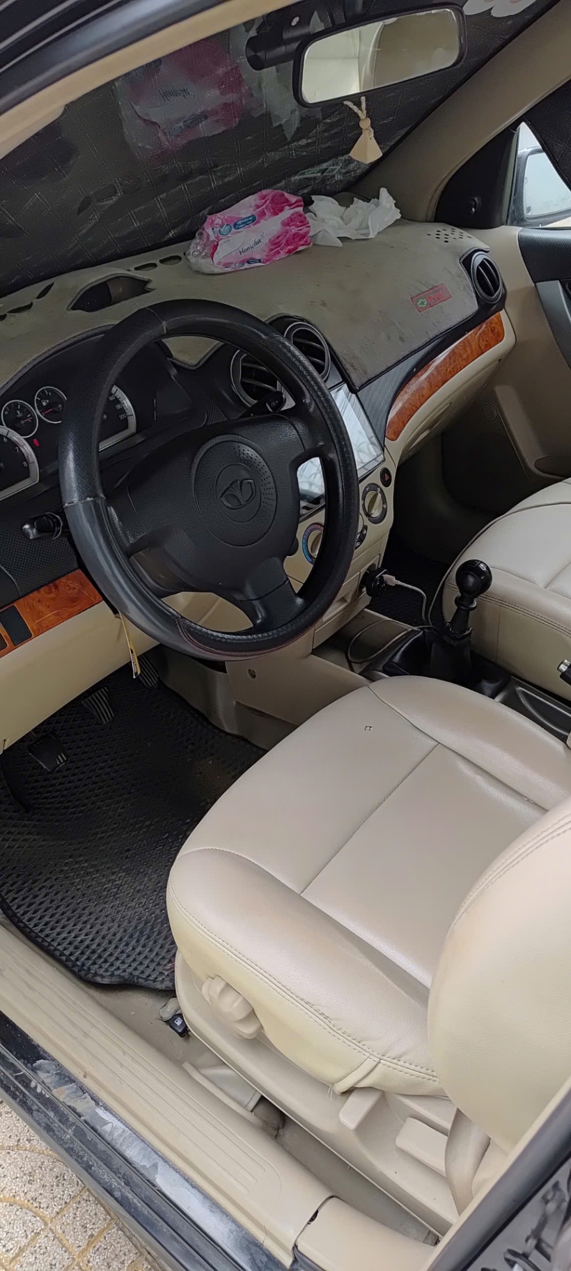 Daewoo Gentra SX 1.5 MT 2011 - Nội thất 1