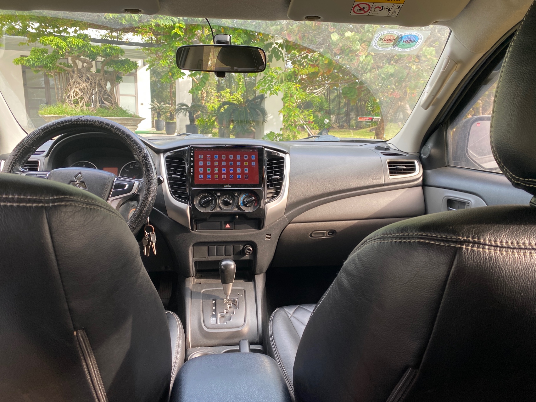 Mitsubishi Triton 4x2 AT 2018 - Nội thất 3