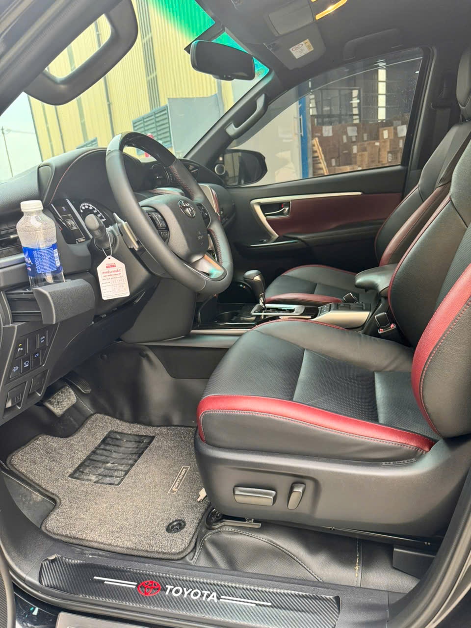 Toyota Fortuner 2.4G 4x2 AT Legender 2024 - Nội thất 5