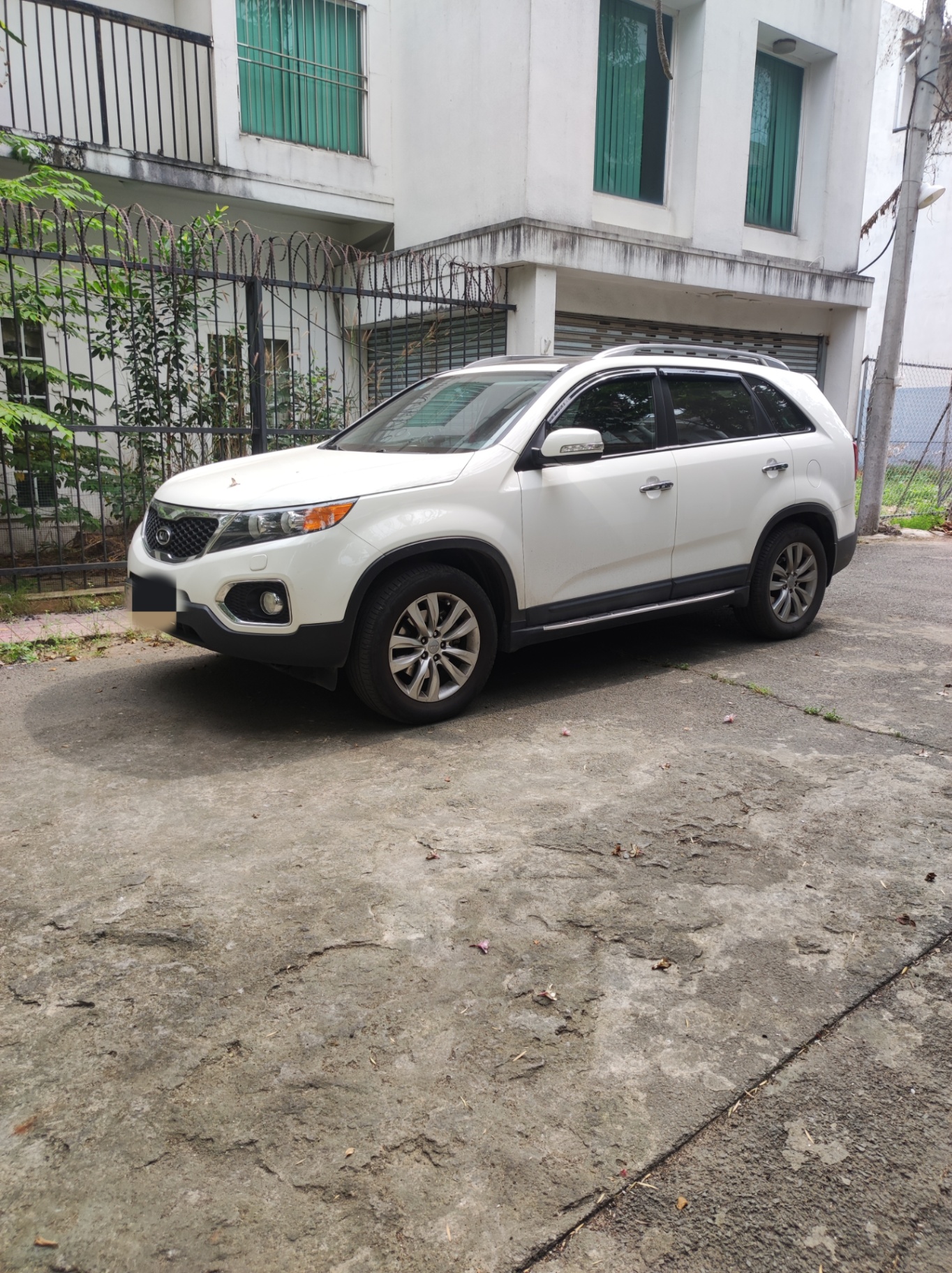 Kia Sorento GAT 2.4L 2WD 2011 - Ngoại thất 2