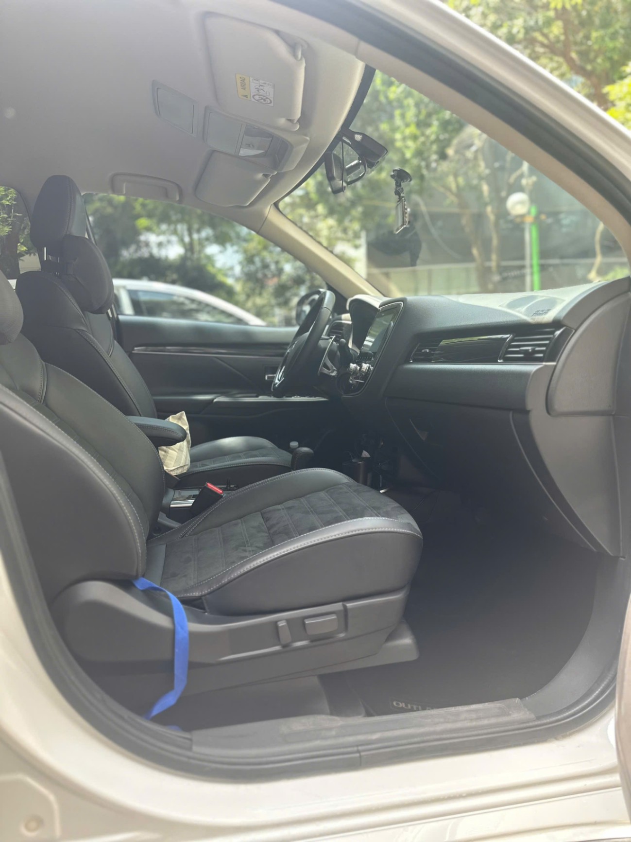 Mitsubishi Outlander 2.0 CVT 2022 - Nội thất 4
