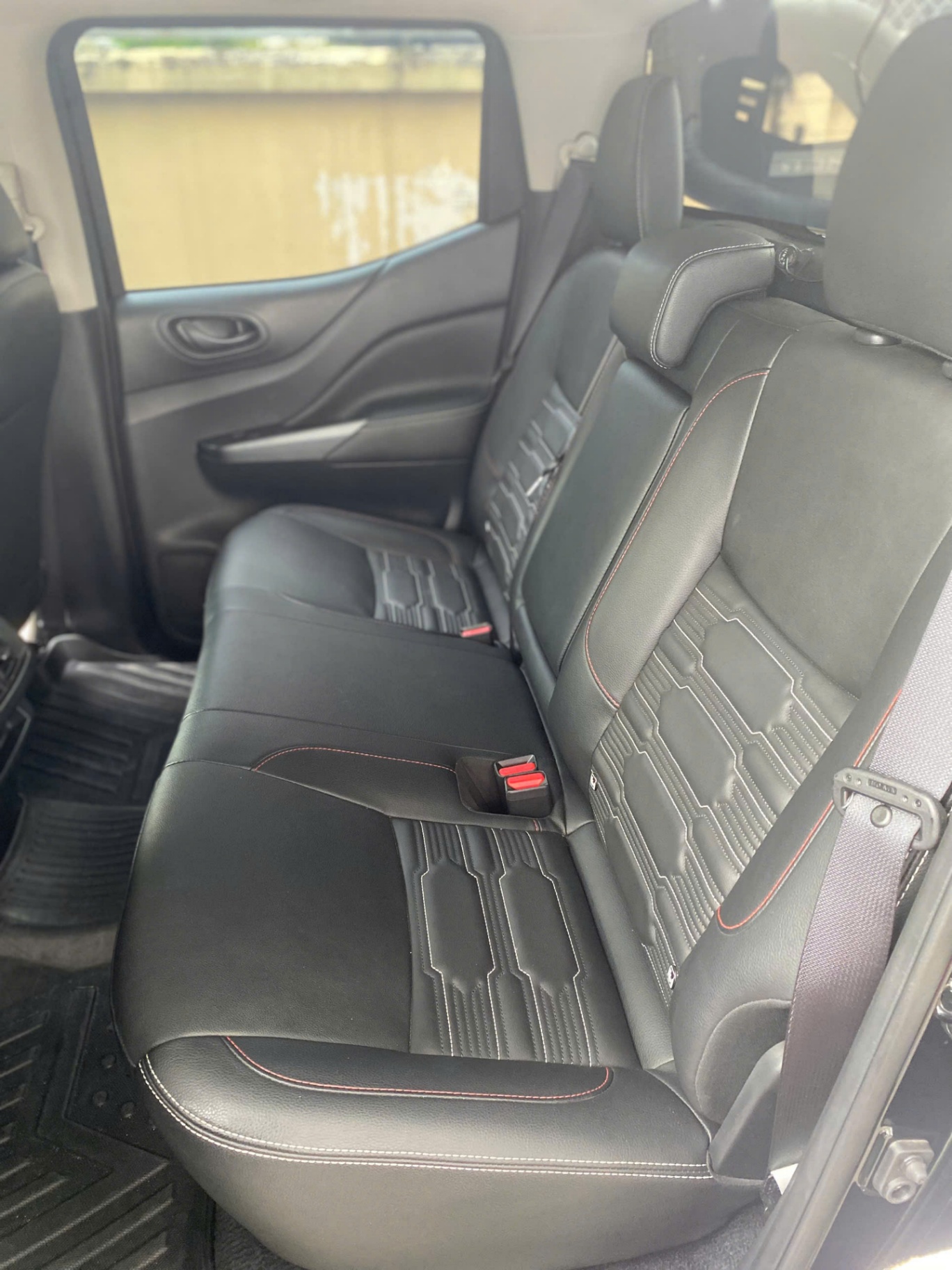 Nissan Navara Pro-4X 2.3 AT 4WD 2022 - Nội thất 3
