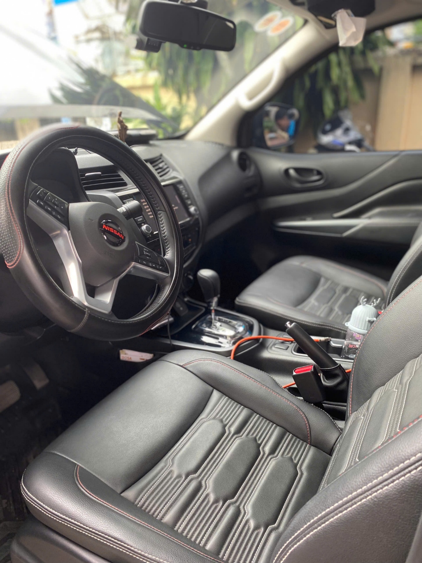 Nissan Navara Pro-4X 2.3 AT 4WD 2022 - Nội thất 4
