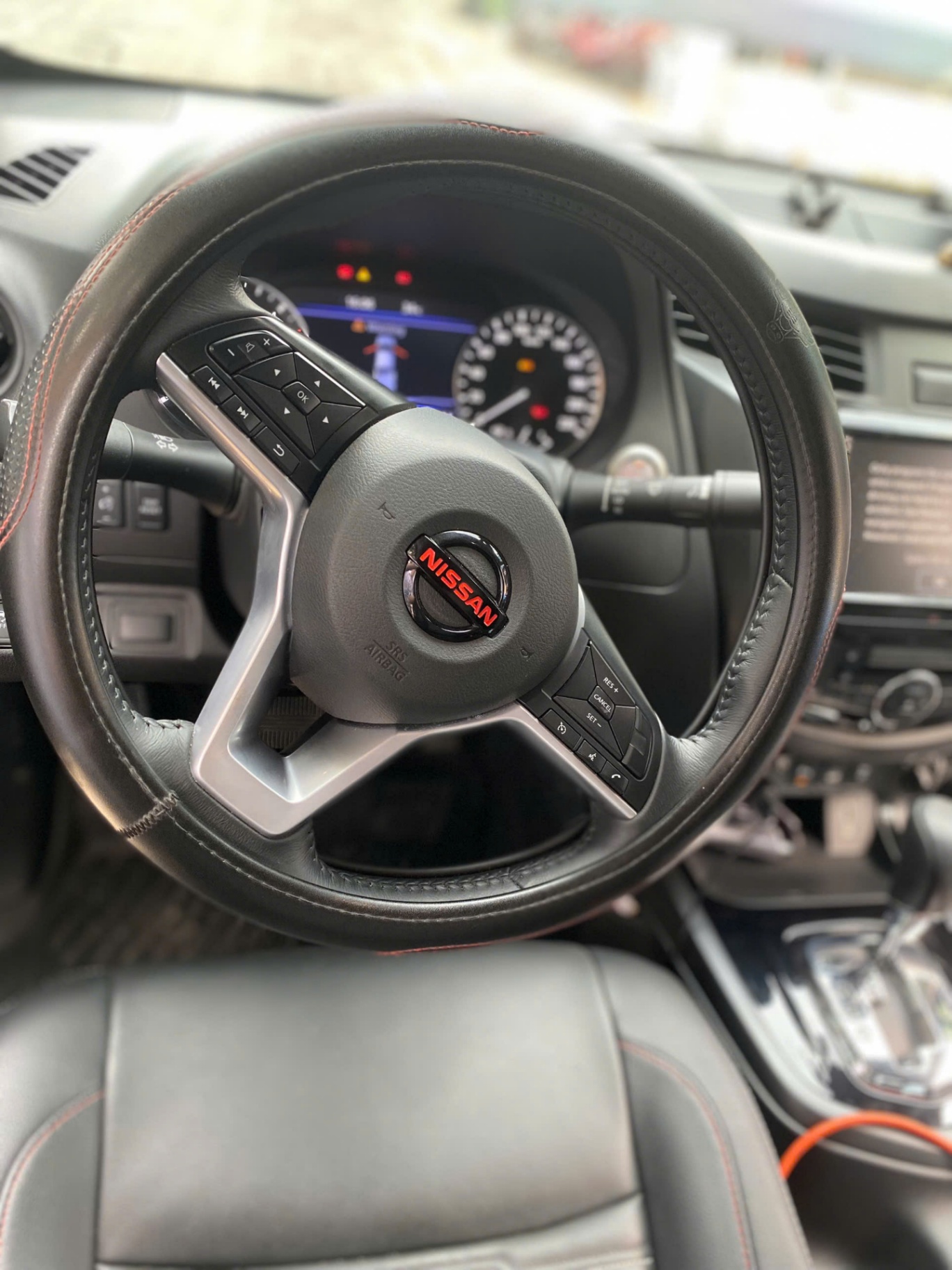 Nissan Navara Pro-4X 2.3 AT 4WD 2022 - Nội thất 7