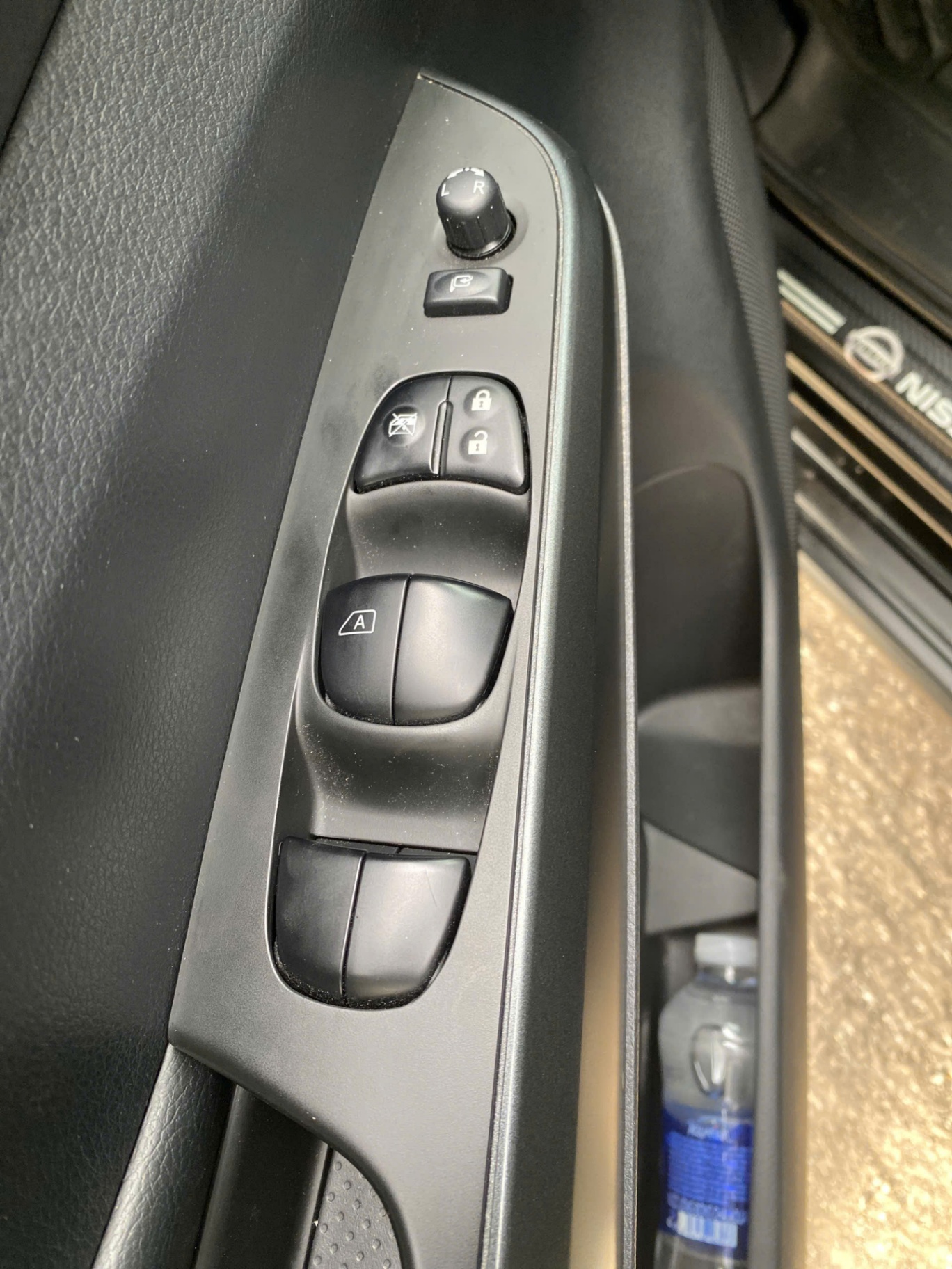 Nissan Navara Pro-4X 2.3 AT 4WD 2022 - Nội thất 10