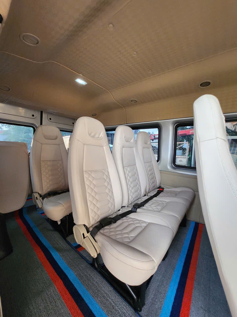 Ford Transit Standard MID 2016 - Nội thất 1