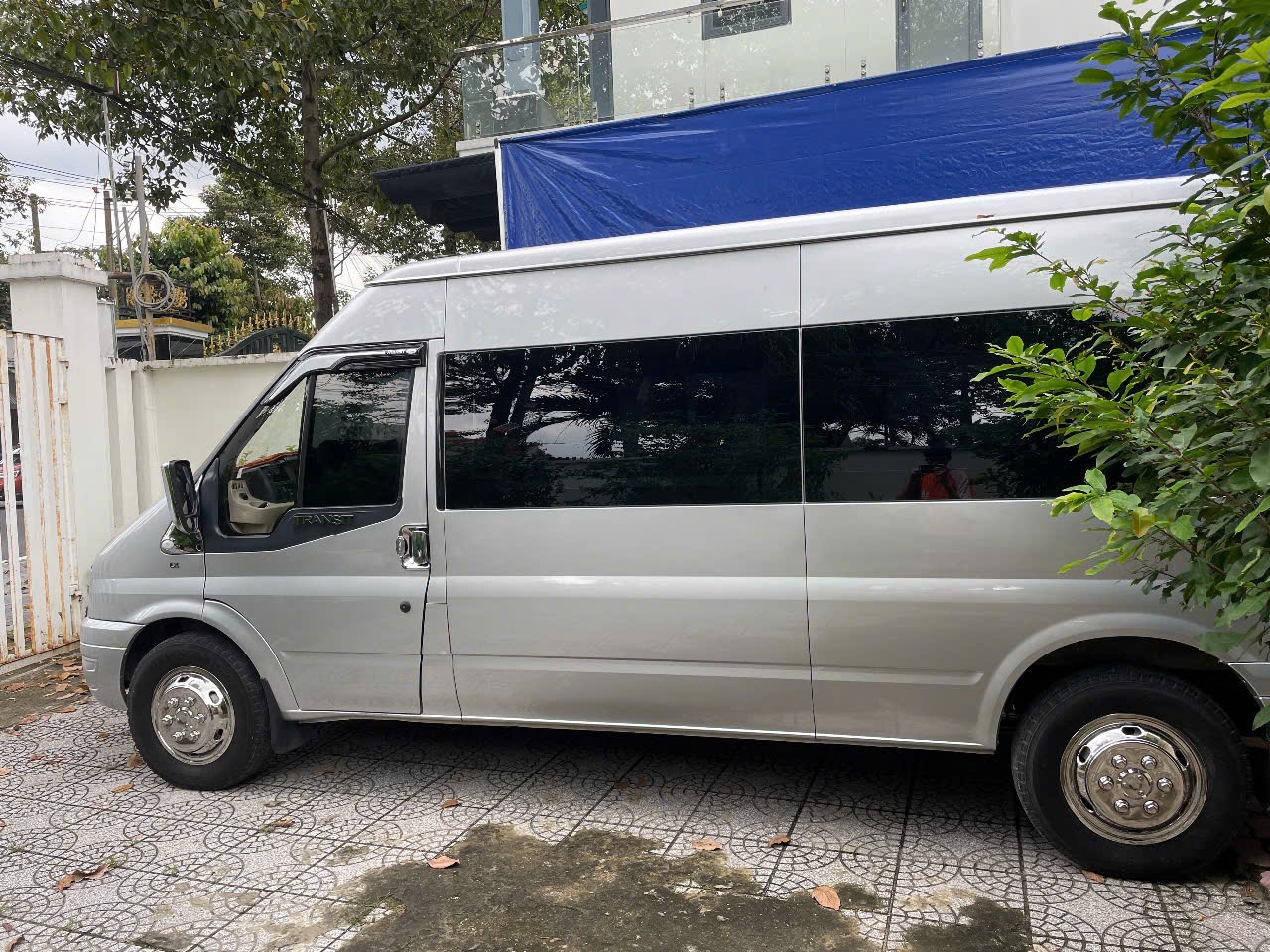Ford Transit Standard MID 2016 - Ngoại thất 3
