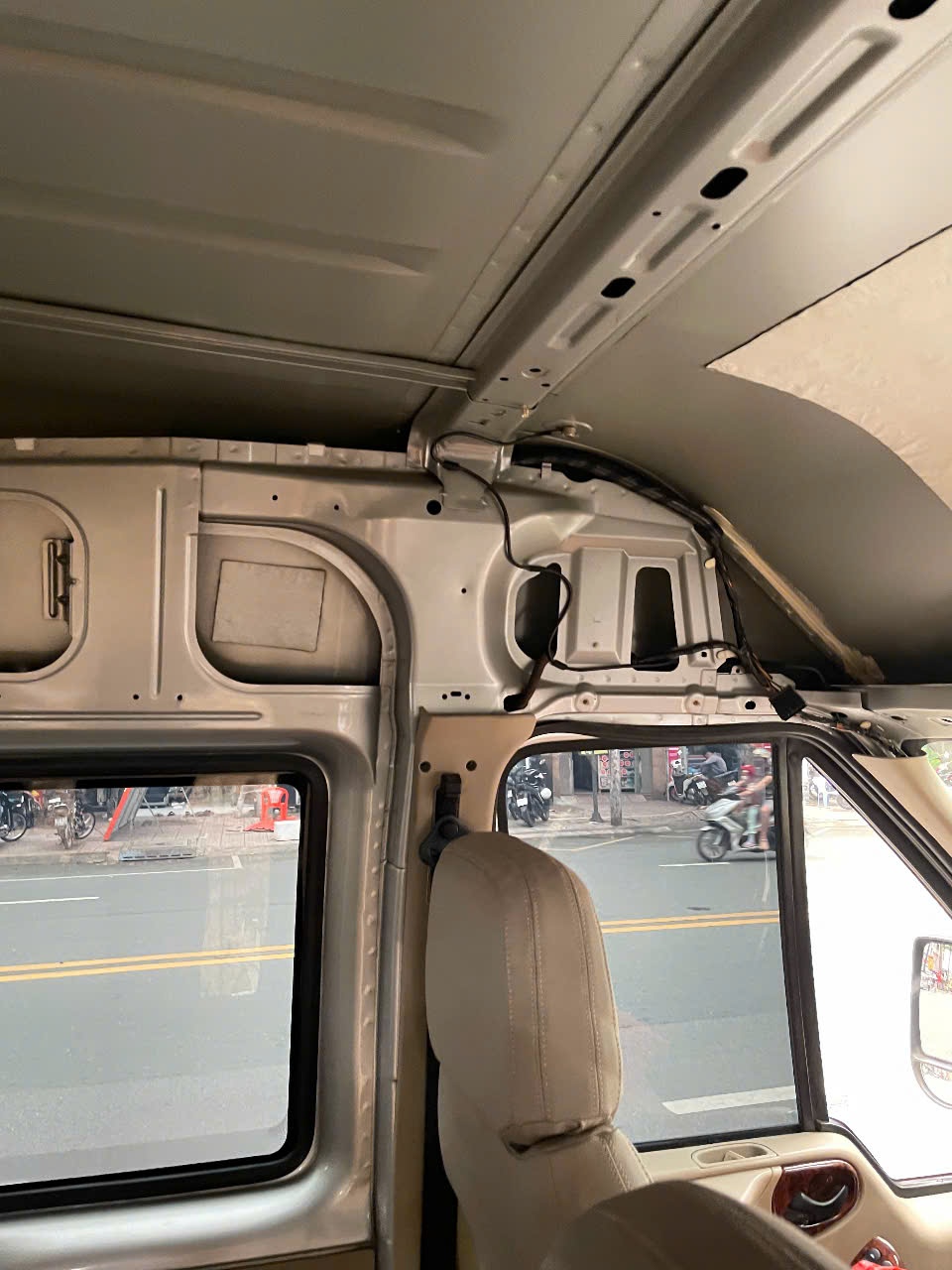 Ford Transit Standard MID 2016 - Nội thất 4