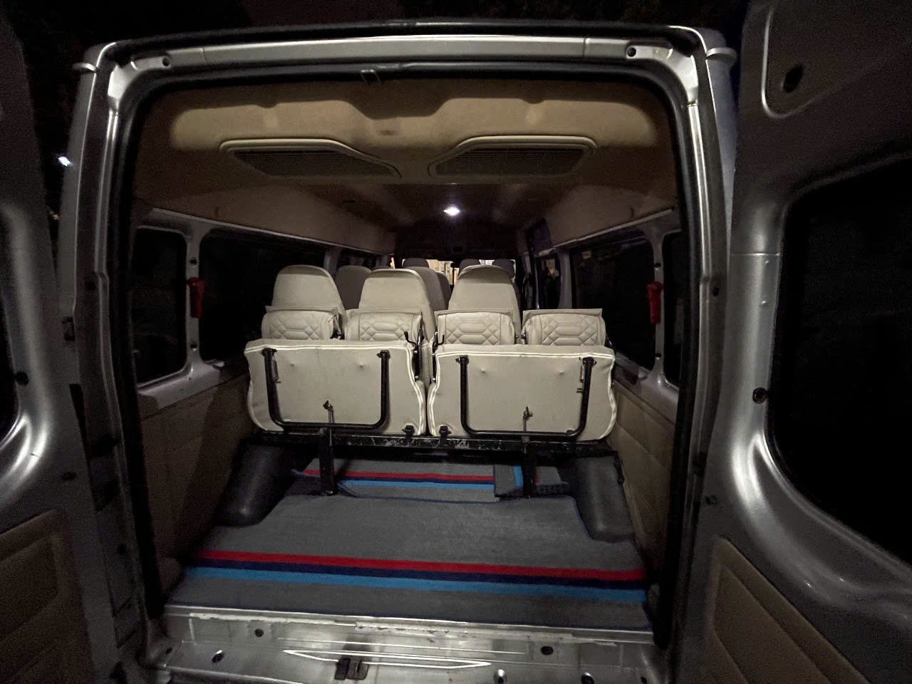Ford Transit Standard MID 2016 - Nội thất 5