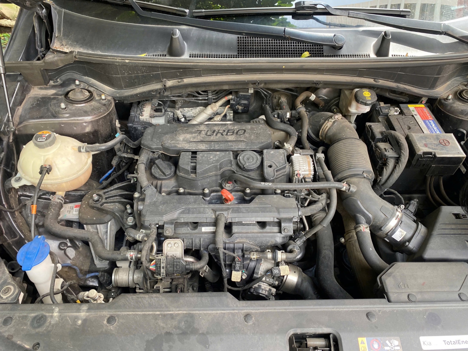 Kia Sportage Signature 1.6T AWD 2022 - Khoang động cơ 3