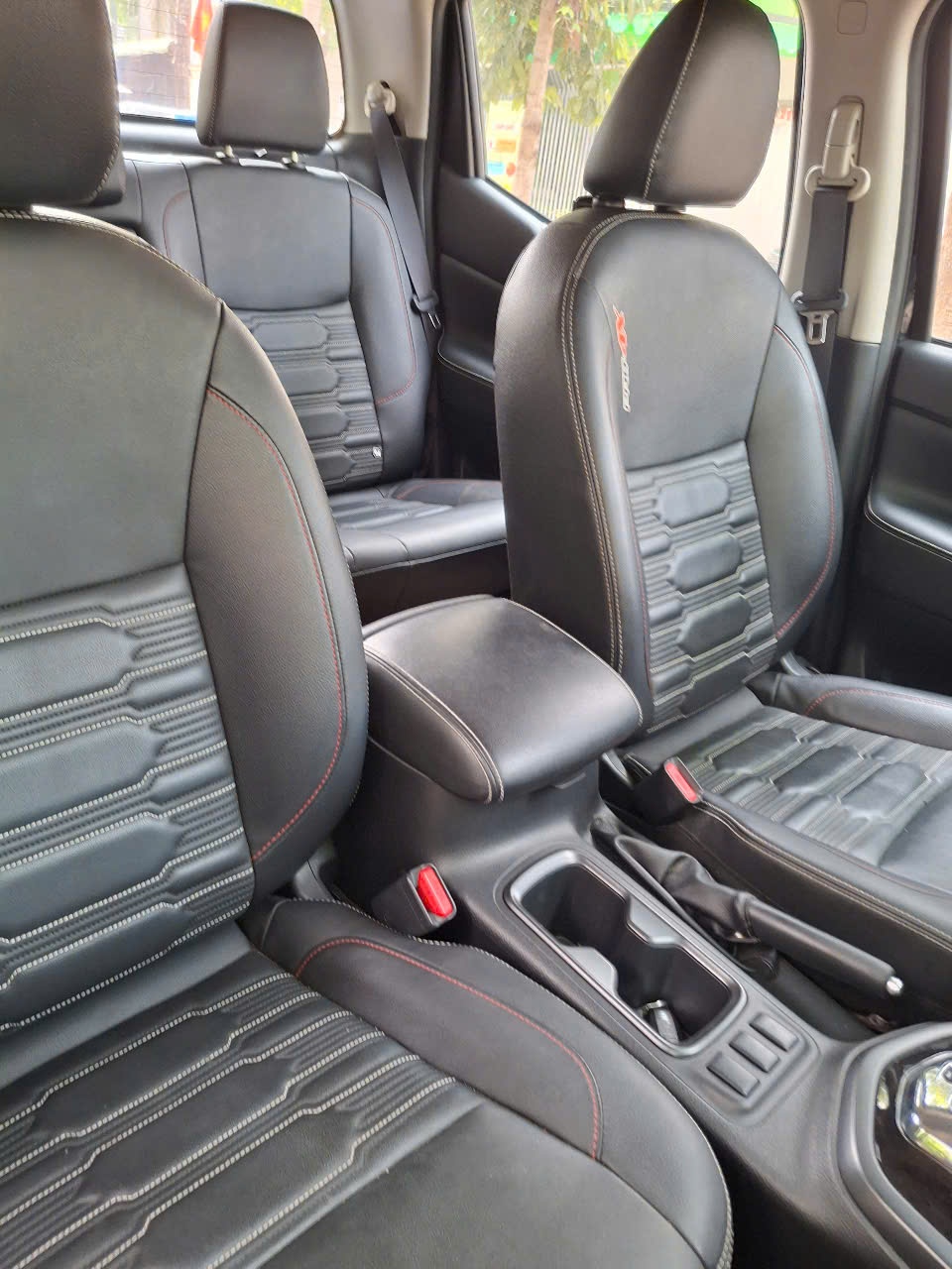 Nissan Navara Pro-4X 2.3 AT 4WD 2023 - Nội thất 5