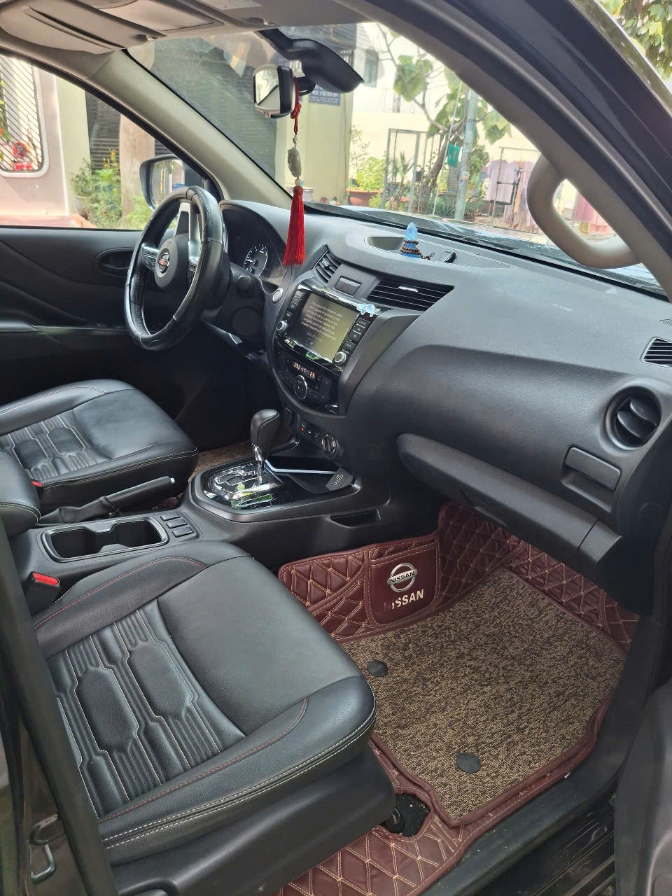 Nissan Navara Pro-4X 2.3 AT 4WD 2023 - Nội thất 8