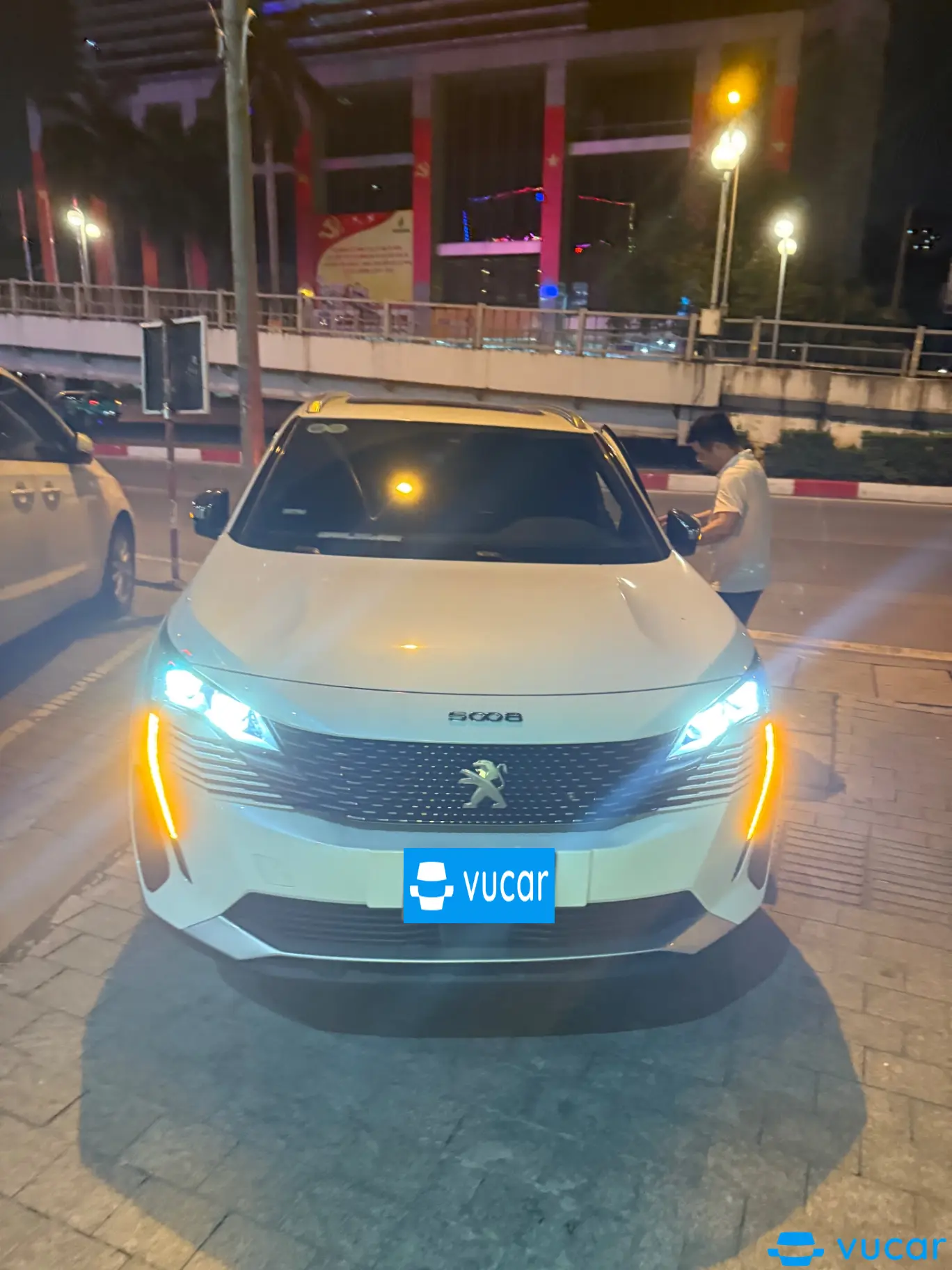 Peugeot 5008 GT 1.6 AT 2022