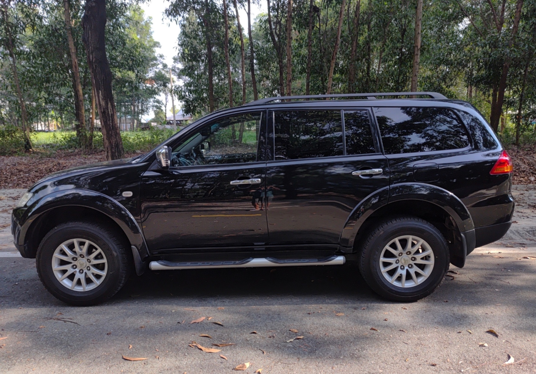 Mitsubishi Pajero sport D 4x2 AT 2012 - Ngoại thất 4