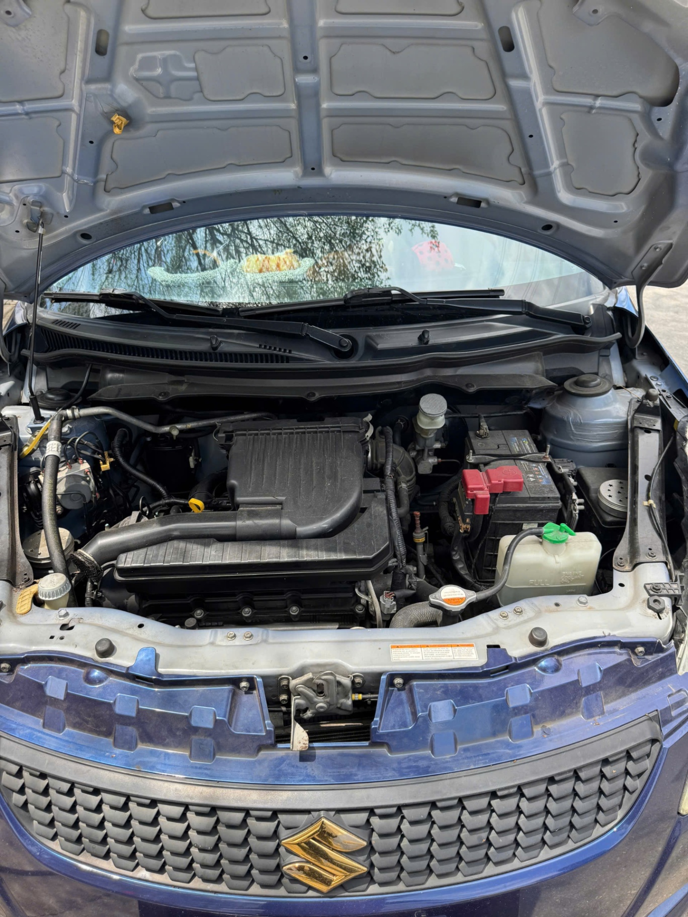 Suzuki Swift Special 2015 - Khoang động cơ 1