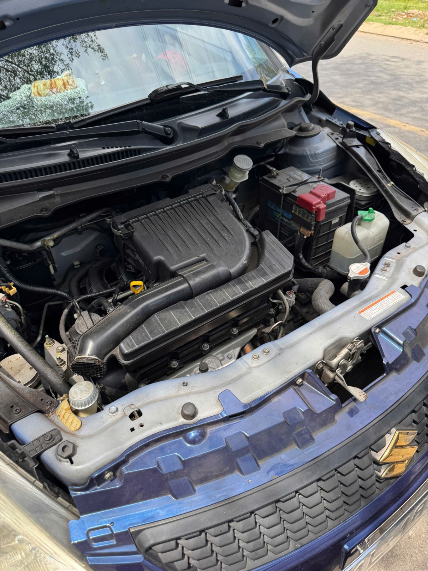 Suzuki Swift Special 2015 - Khoang động cơ 3