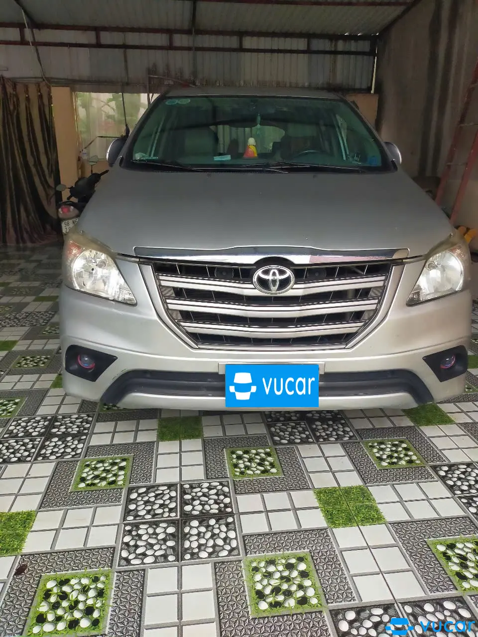 Toyota Innova 2.0E 2016