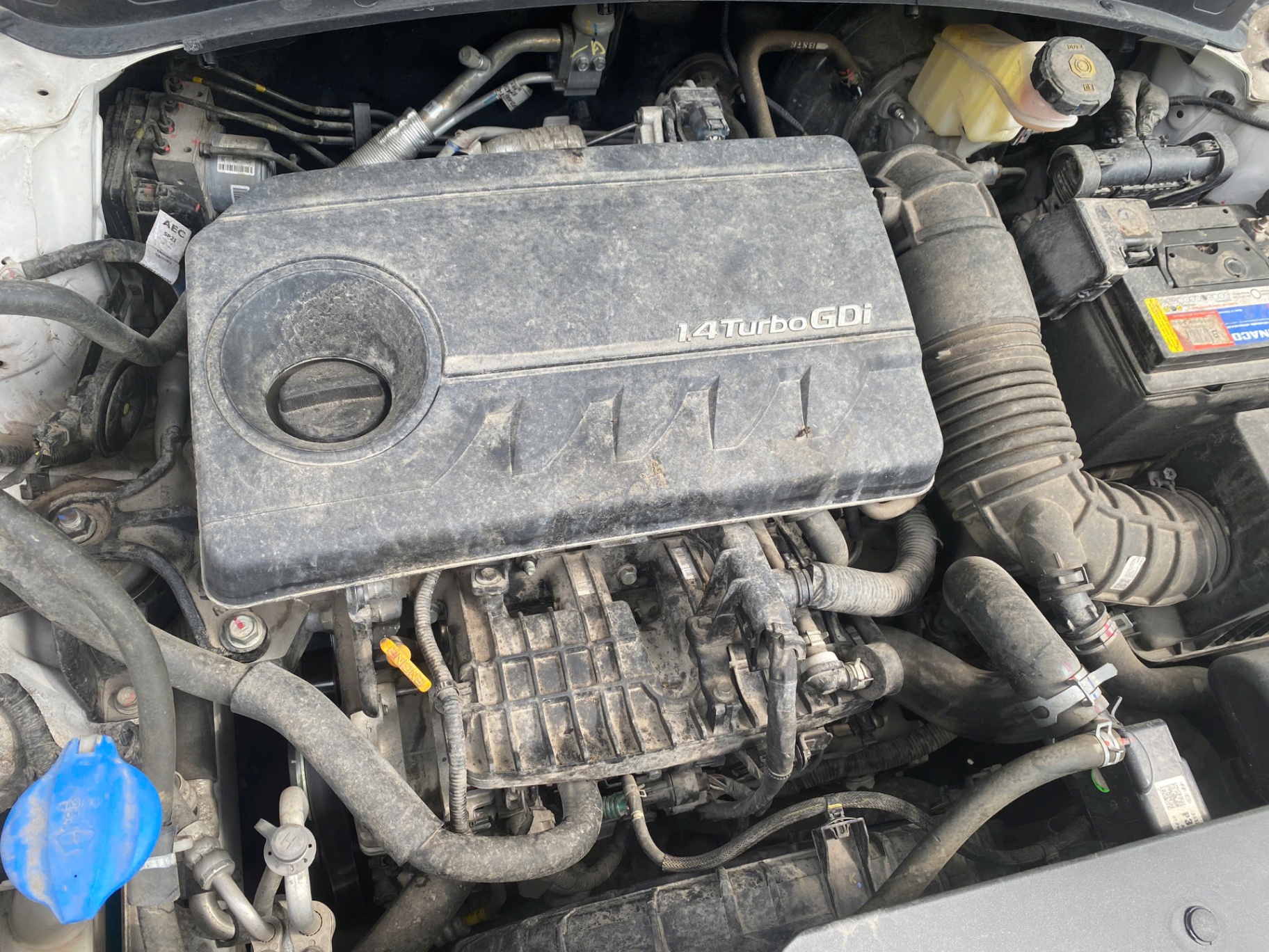Kia Seltos Deluxe 1.4 AT 2022 - Khoang động cơ 3